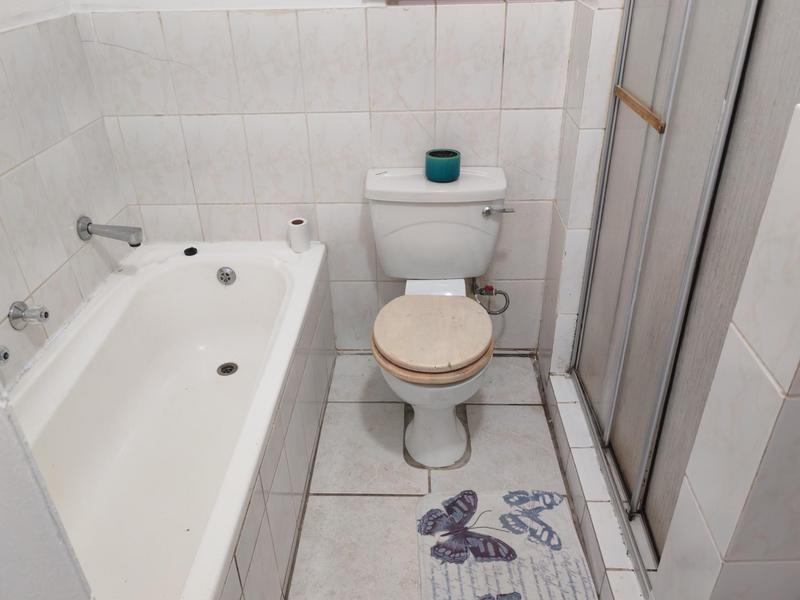 1 Bedroom Property for Sale in Northcliff Western Cape
